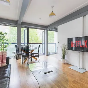 Apartament 2bed Stratford With Easy Access To London, O2, Excel, Parking Nearby, Londyn
